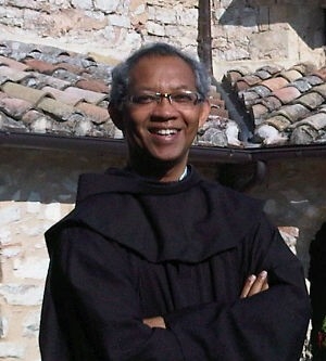 Pastur-Bruno-Paskalis-Syukur-OFM-Uskup-baru-Diosis-Bogor-300x333